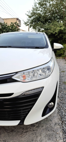 toyota-yaris-sedan-ativ-x-cvt-15-big-5
