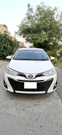 toyota-yaris-sedan-ativ-x-cvt-15-big-0