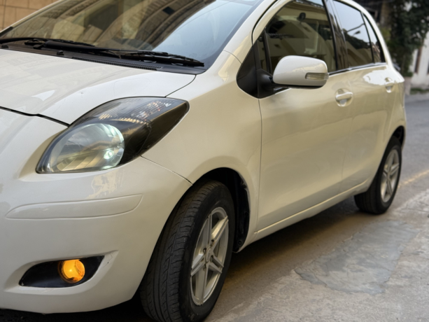 toyota-vitz-f-10-big-5