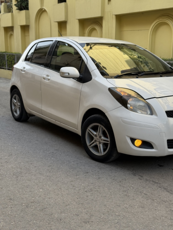 toyota-vitz-f-10-big-1