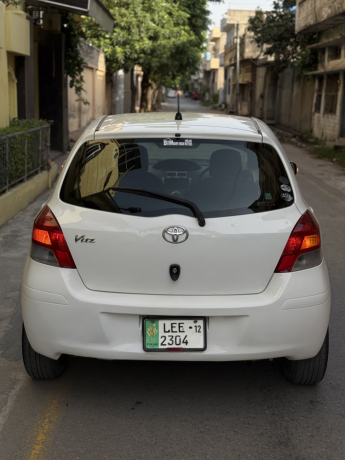 toyota-vitz-f-10-big-3