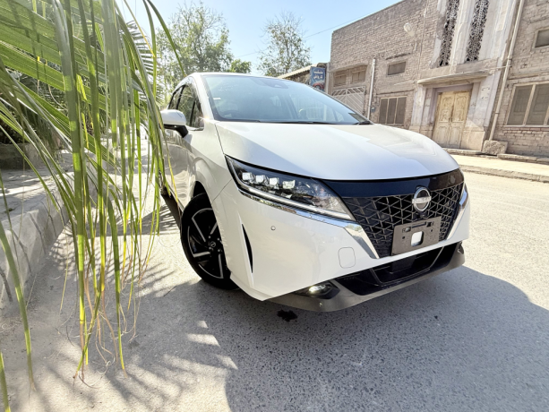 nissan-note-e-power-x-big-1