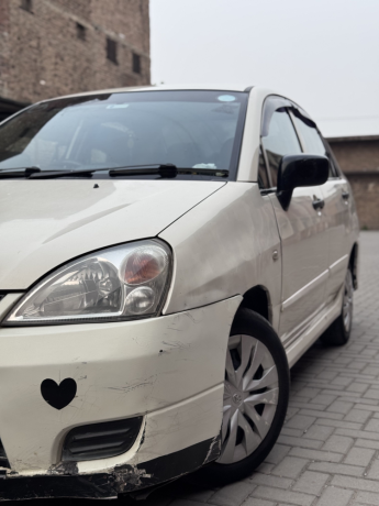 suzuki-liana-200795-genuine-big-1