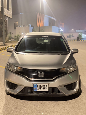 honda-fit-15-hybrid-smart-selection-big-1
