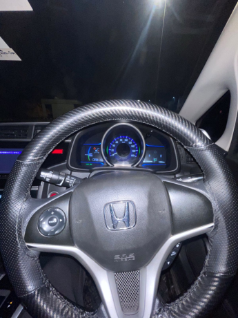 honda-fit-15-hybrid-smart-selection-big-4