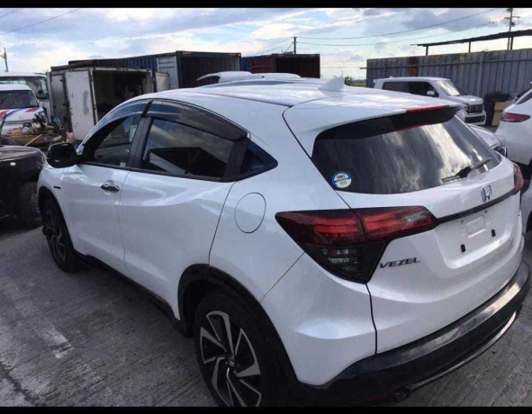 honda-vezel-hybrid-rs-honda-sensing-big-1