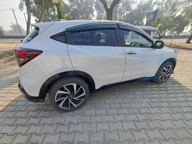 honda-vezel-hybrid-rs-honda-sensing-big-9