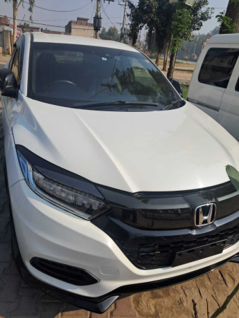 honda-vezel-hybrid-rs-honda-sensing-big-6