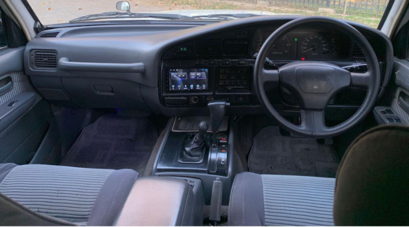 toyota-land-cruiser-vx-limited-45-big-4