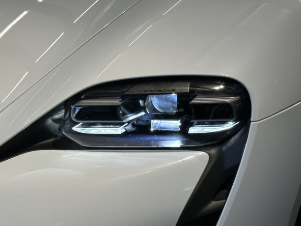 porsche-taycan-rwd-2023-big-9