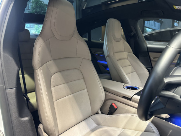 porsche-taycan-rwd-2023-big-4