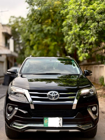 toyota-fortuner-27-vvti-big-0