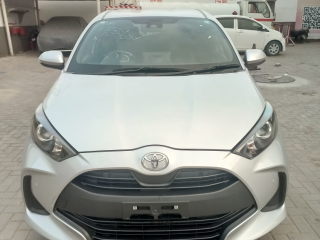 toyota-yaris-hatchback-x