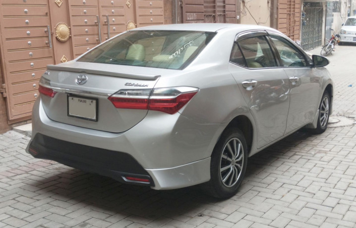 toyota-corolla-gli-13-vvti-2016-big-0