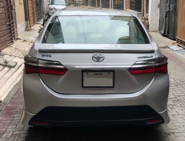 toyota-corolla-gli-13-vvti-2016-big-18