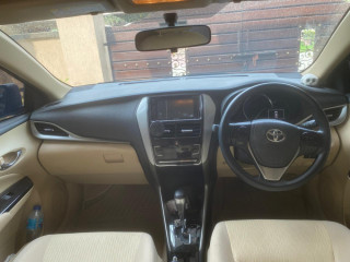 toyota-yaris-sedan-ativ-x-cvt-15