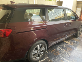 kia-carnival-colourmaroon