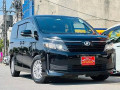 toyota-voxy-2015-small-0