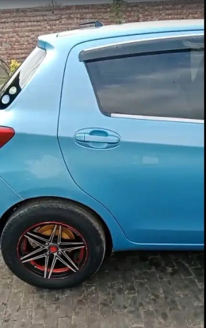 toyota-vitz-2017-big-4