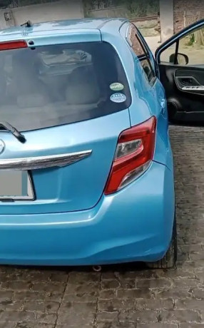 toyota-vitz-2017-big-3