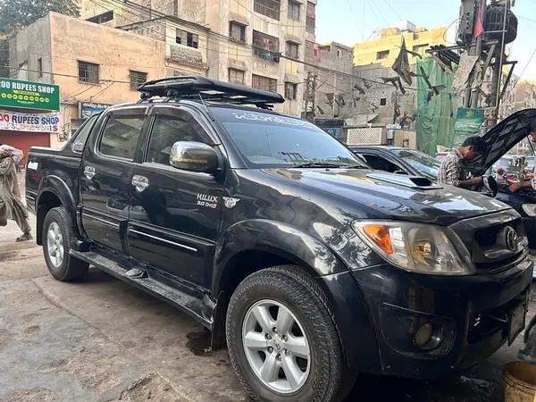 toyota-hilux-2011-thailand-2015-reg-big-2