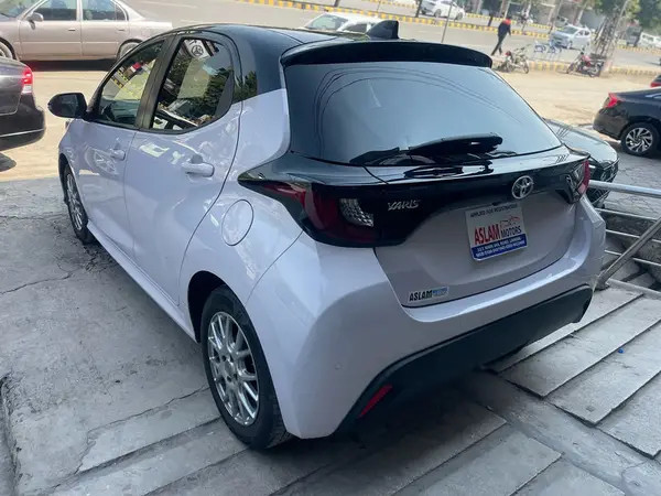 toyota-yaris-20212024-big-4