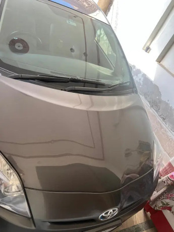toyota-prius-2011-big-0