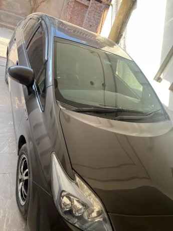 toyota-prius-2011-big-1