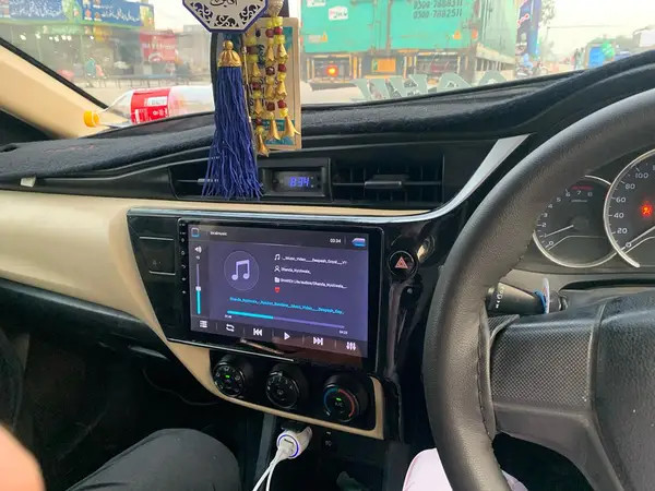 toyota-corolla-xli-2017-big-5