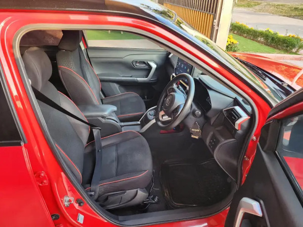 daihatsu-rocky-2019-big-7