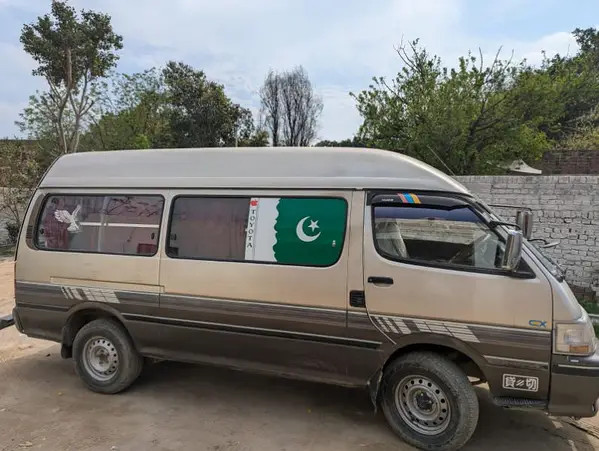 toyota-hiace-hiroof-big-2