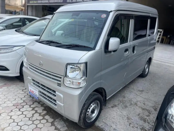 nissan-clipper-nv100-20192025-big-1