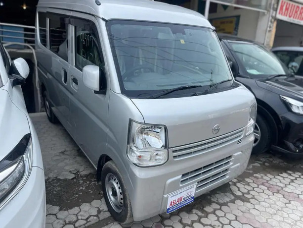 nissan-clipper-nv100-20192025-big-2