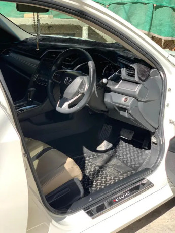 honda-civic-oriel-big-0