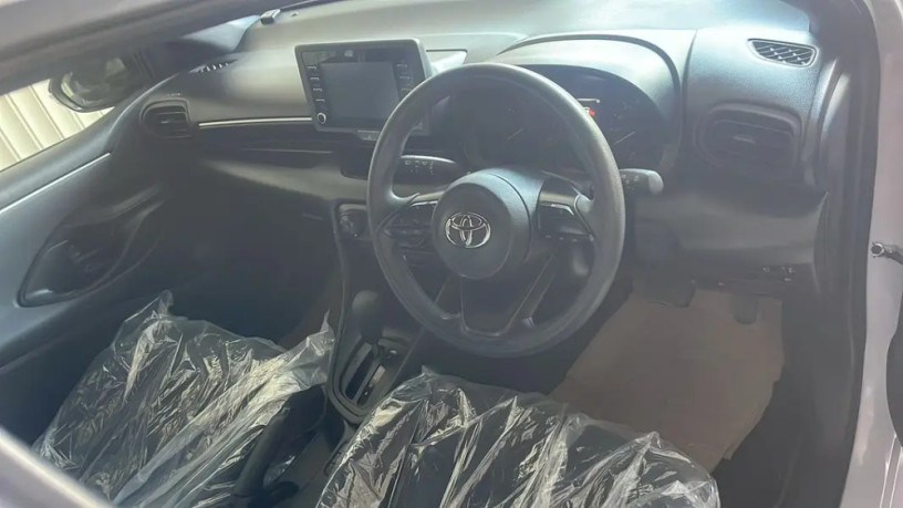 toyota-yaris-20212024-big-5