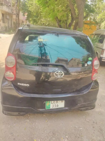 toyota-passo-20132016-big-9