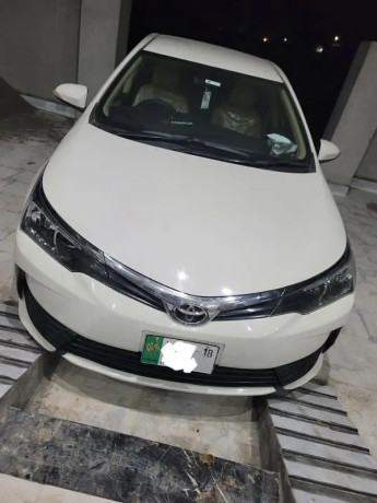 toyota-corolla-xli-2017-big-0