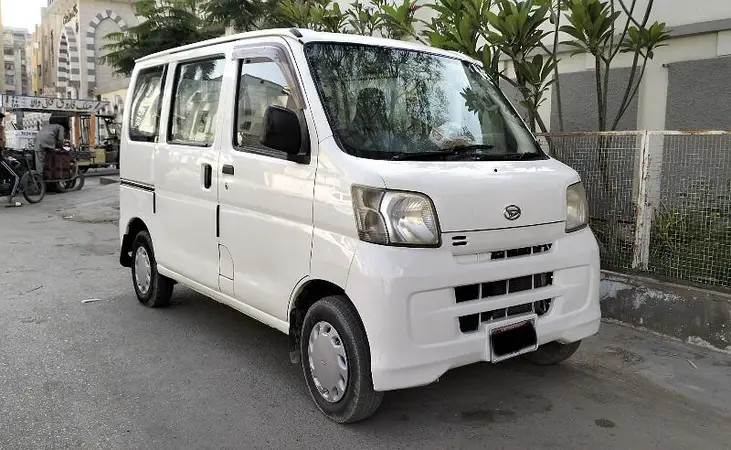 daihatsu-hijet-20142019-big-0