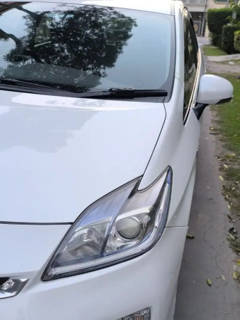 toyota-prius-phv-plug-in-hybrid-201418-big-13