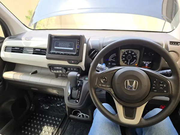 honda-n-wgn-2025-r-grade-big-2