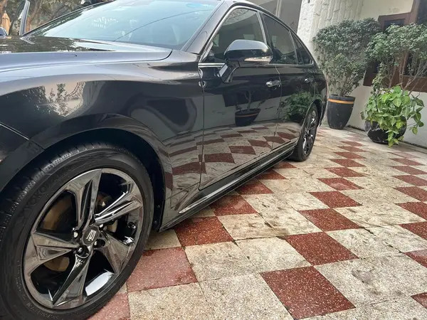 toyota-crown-2020-big-2
