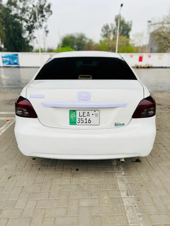 toyota-belta-2010-big-5
