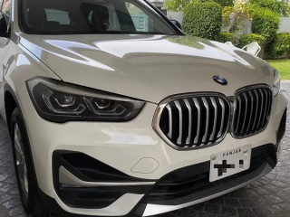 bmw-x1-sdrive18i-at-2021-than-prado-land-cruiser