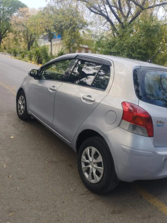 toyota-vitz-2008-big-1