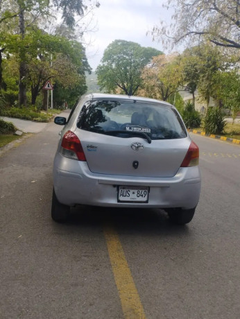 toyota-vitz-2008-big-3