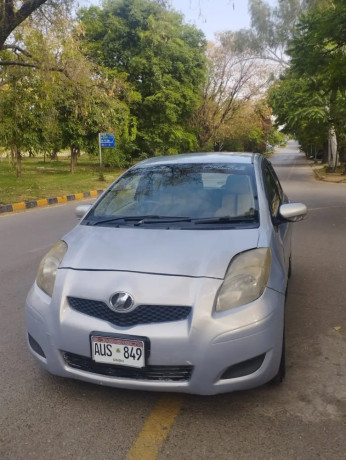 toyota-vitz-2008-big-0