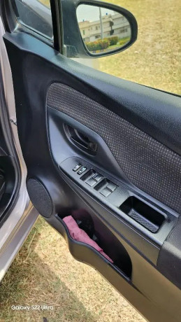 toyota-vitz-2018-big-6