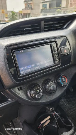 toyota-vitz-2018-big-8