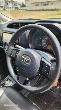 toyota-vitz-2018-big-7