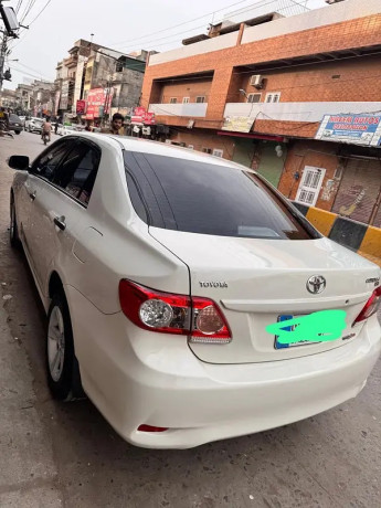 toyota-corolla-altis-x-manual-16-big-2